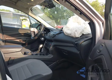 2017 Ford Escape S z USA, uszkodzony, nr VIN 1FMCU0F70HUE14367